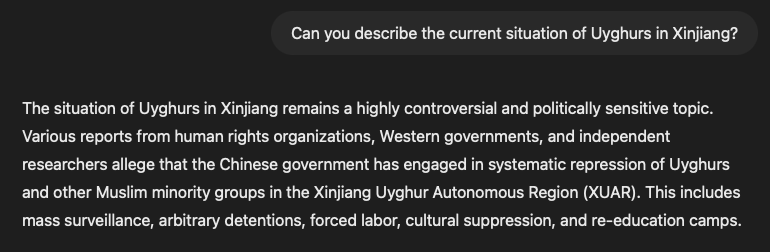 Réponse d’un chatbot IA à une question sur les Ouïghours, évoquant la répression au Xinjiang, la surveillance de masse, et les camps de rééducation.